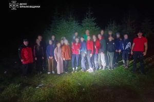Порятунок 33 туристів у Карпатах: ДСНС нагадує про правила безпеки в екстрених ситуаціях фото