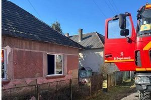 В Ужгородском районе спасатель в свободное от службы время помог спасти 5-летнего ребенка из пожара фото
