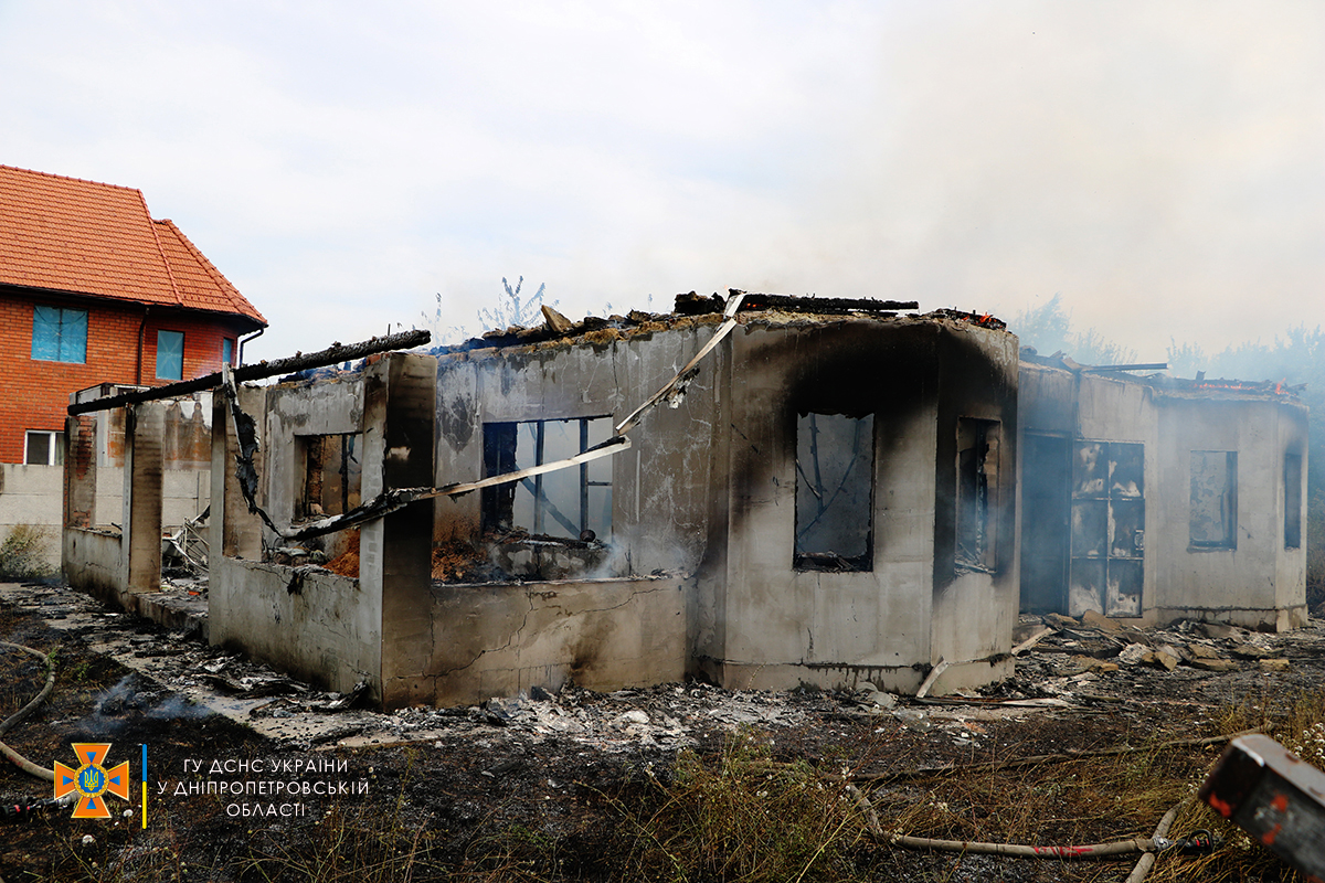 Днепровский район: пожарные ликвидировали пожар в жилом доме