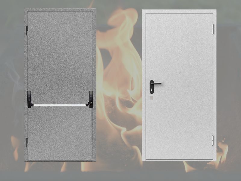 На фоні вогню дві протипожежні двері одні із системою анипаніка сірого кольору.