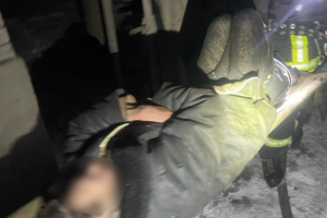 ❗️Донеччина: рятувальники врятували двох людей із палаючого будинку❗️