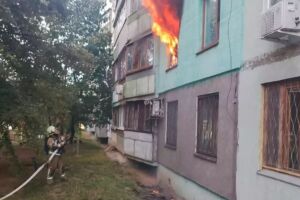Харьков: спасатели вынесли детей из горящей многоэтажки ⚠️