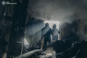 ❗️Хмельниччина: вогнеборці врятували двох чоловіків з вогняної пастки❗️