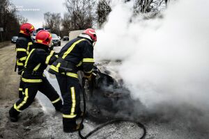 ❗️Хмельницька область: рятувальники ліквідували пожежу автомобіля Daewoo❗️