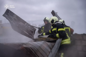 ❗️Київ: під час пожежі в житловому будинку врятовано 1 особу, ще 29 осіб виведено на свіже повітря❗️