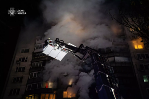 ❗️Київ: загоряння сталося в одній із кімнат на 9 поверсі 16-поверхового житлового будинку❗️