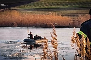 ❗️Київщина: надзвичайники врятували чоловіка, який провалився під лід❗️