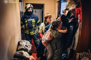 ❗️Київщина: рятувальники допомогли батькам 4-річної дитини, яка опинилась зачиненою у квартирі❗️