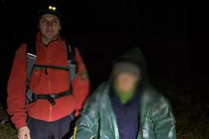 Львовщина: спасатели нашли заблудшую женщину в горном лесу ⚠️