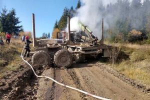 Львівська область погашено палаючий лісовоз