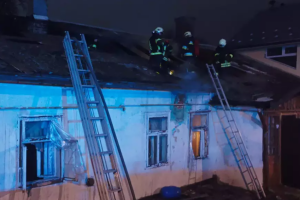 ❗️Львівська область: рятувальники вивели з задимленого будинку 8 людей❗️Врятовано 8 людей❗️