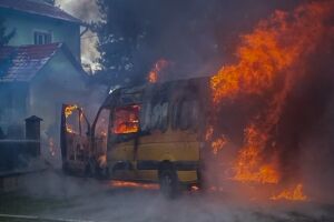 ❗️Львівська область: загорілися два авто, постраждали семеро людей❗️