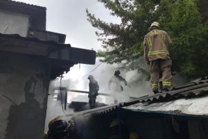 Пожежники врятували двоповерховий житловий будинок від пожежі в Одесі