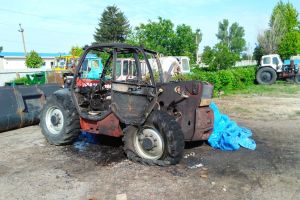 У Херсонській області згорів трактор