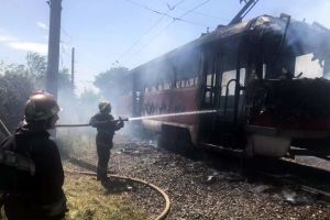 У Кривому Розі на ходу загорівся швидкісний трамвай (Відео)