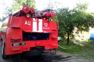 У Полтавській області рятувальники ліквідували пожежу в сіннику