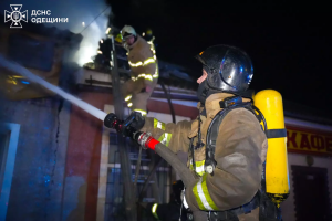 ❗️Одещина: ліквідовано пожежу в комерційній будівлі❗️