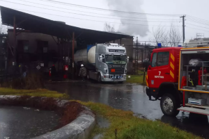 ❗️Рятувальники врятували працівників, які знепритомніли під час очищення цистерни❗️Передали медикам❗️