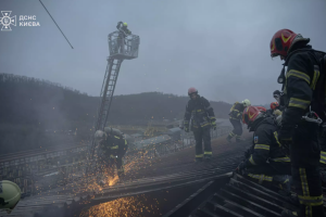 ❗️Рятувальники врятували жінку, яка була заблокована❗️Київ: ліквідовано пожежу в офісній будівлі❗️