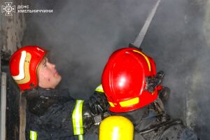 ❗️У Хмельницькому рятувальники ліквідували пожежу житлового будинку❗️