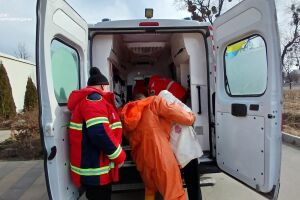 ❗️Житомирщина: місцеві жителі врятували чоловіка, який провалився під кригу❗️