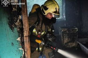 Пожар в общежитии Одессы: спасатели ДСНС предотвратили масштабную трагедию