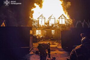 Масштабный пожар в жилом доме в Боярке: спасатели ДСНС ликвидировали огонь
