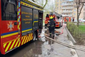 Пожежа в гуртожитку Івано-Франківська: оперативна евакуація та заходи безпеки