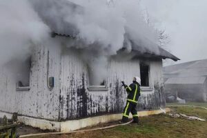 Пожежа в офісній будівлі на Київщині: рятувальники ДСНС евакуювали людину