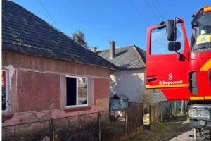 На Ужгородщині рятувальник у вільний від служби час допоміг врятувати 5-річну дитину з пожежі