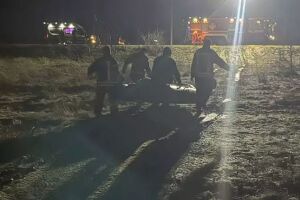 В Верхнеднепровске спасатели сняли с дрейфующего льда двух подростков