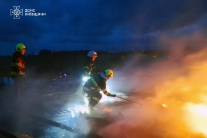❗️Київщина: рятувальники ліквідували пожежу в деревообробному цеху❗️Пожежа  на площі 200 м2 ❗️