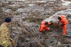 Масштабний затор на Ворсклі: рятувальники розчищають русло річки у Полтавському районі