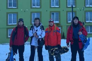 На Закарпатье спасатели ГСЧС разыскали лыжника из Киева, заблудившегося на Драгобрате